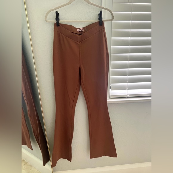 NEW Ci Sono V Cut Flared Leggings - Picture 2 of 11